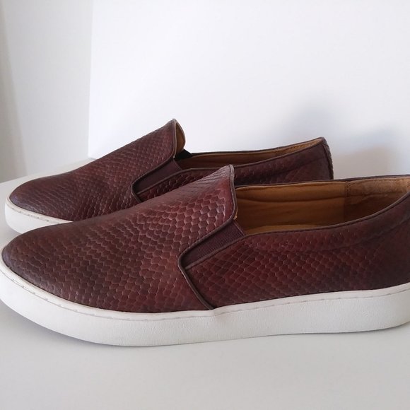 vionic snakeskin sneakers